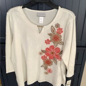 Alfred Dunner Women's Cream Floral Blouse